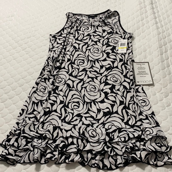 NWT B&W Dress - Picture 1 of 3